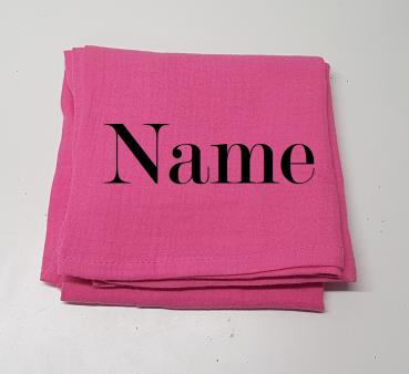 Nuschi pink mit Name bestickt