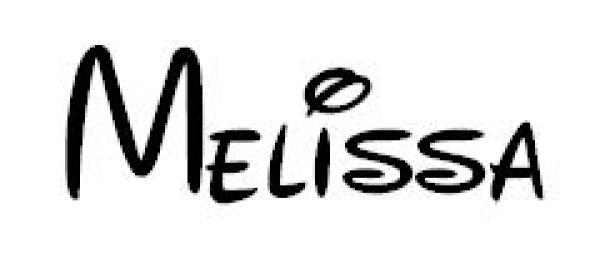 Nuschi hellgrün mit Name bestickt