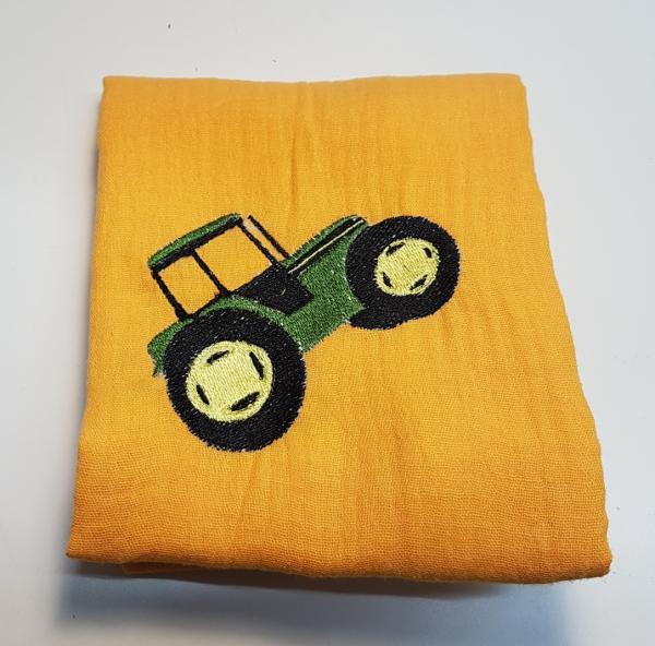 Nuschi bestickt mit Traktor + Wunschname