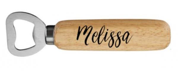 cooler Flaschenöffner - mit eingebranntem Namen - Schriftart 'Geschwungen'
