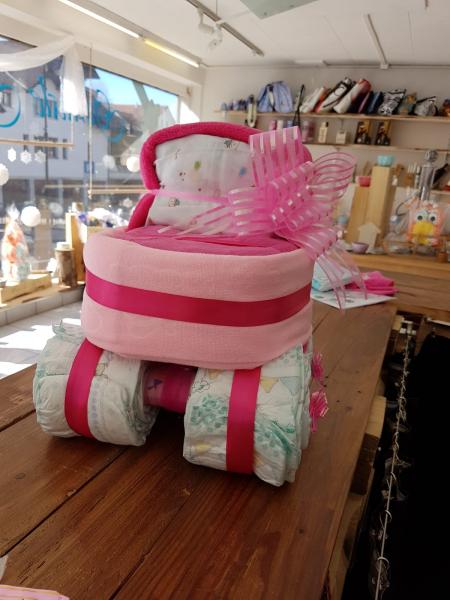 Windelgeschenk Kinderwagen